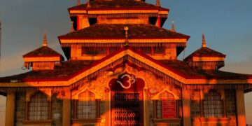 Surkanda Devi Temple: A Sacred Himalayan Shrine Above the Clouds